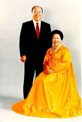 Rev. Sun Myung Moon e a Dr.ª Hak Ja Han Moon