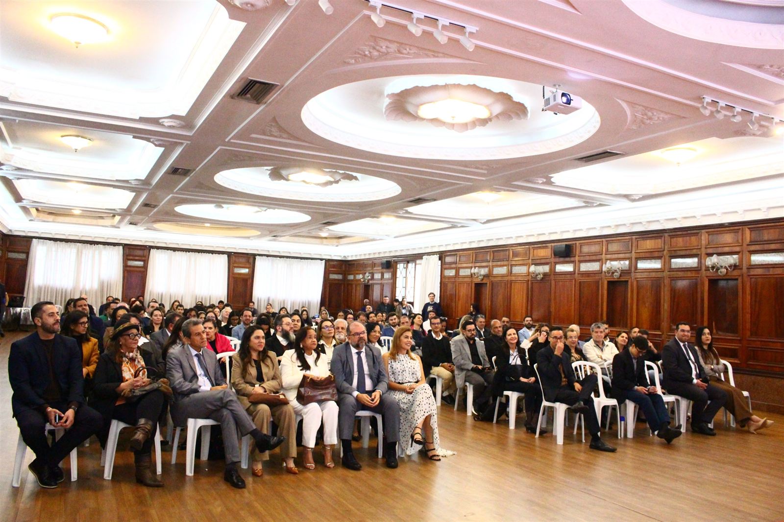 Plateia acompanha a programação da conferência